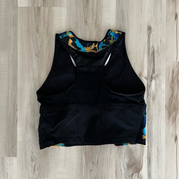 Nike ACG Cropped Sports Bra - Picture 2 of 4